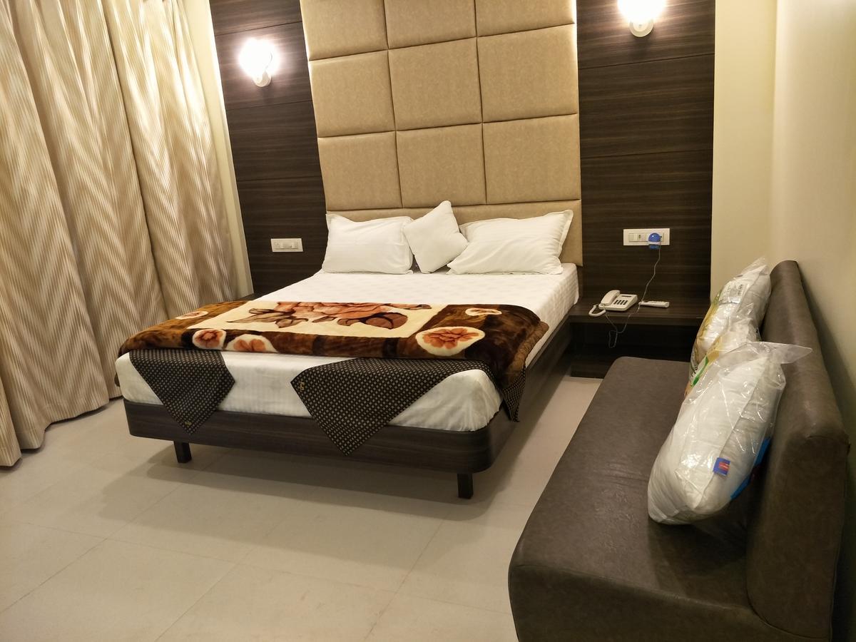 Hotel K D Residency Kalyān Exterior foto